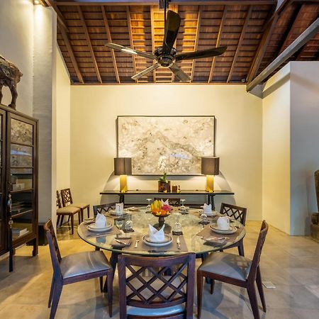Villa De Suma - Fully Staffed Luxury Villa, Walk To The Beach! Семиньяк Экстерьер фото