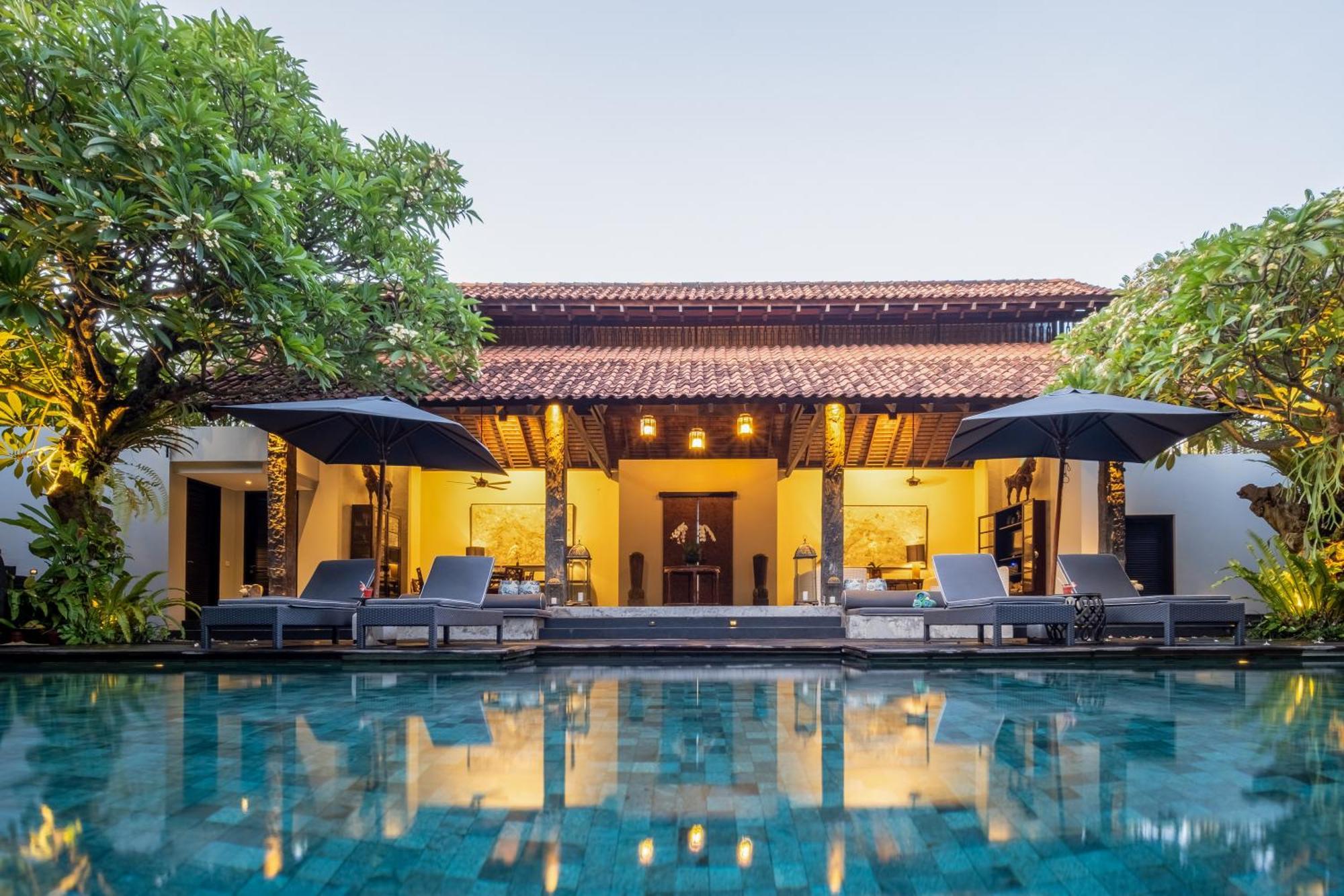 Villa De Suma - Fully Staffed Luxury Villa, Walk To The Beach! Семиньяк Экстерьер фото